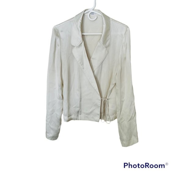 ARITZIA Wilfred ALLUSION Ivory Silk Wrap Top. Size Medium - Picture 5 of 9